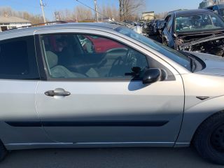 bontott FORD FOCUS I Motorháztető Zsanér Pár