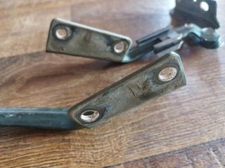 bontott FORD FOCUS I Motorháztető Zsanér Pár