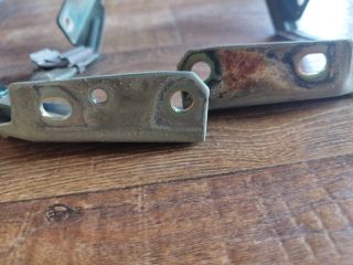 bontott FORD FOCUS I Motorháztető Zsanér Pár