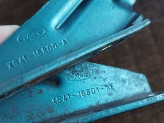 bontott FORD FOCUS I Motorháztető Zsanér Pár