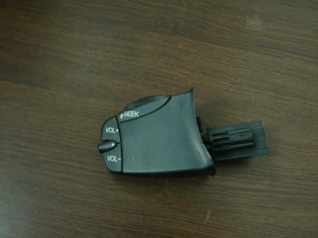 bontott FORD FOCUS I Multikormány Kapcsoló Pár