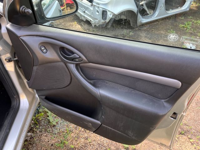 bontott FORD FOCUS I Műszerfal Héj