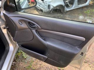 bontott FORD FOCUS I Műszerfal Héj