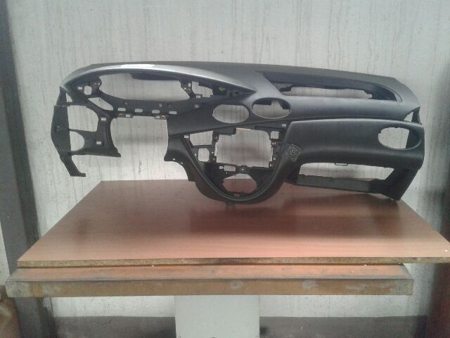 bontott FORD FOCUS I Műszerfal Héj