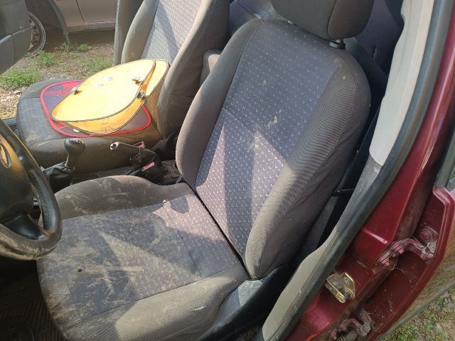 bontott FORD FOCUS I Pohártartó