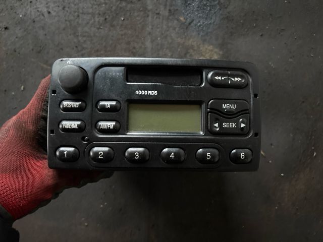 bontott FORD FOCUS I Rádió / CD