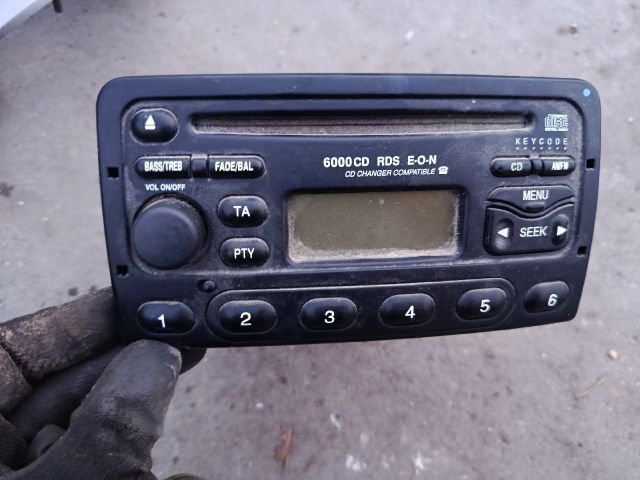 bontott FORD FOCUS I Rádió / CD