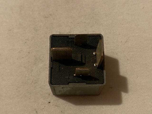 bontott FORD FOCUS I Relé