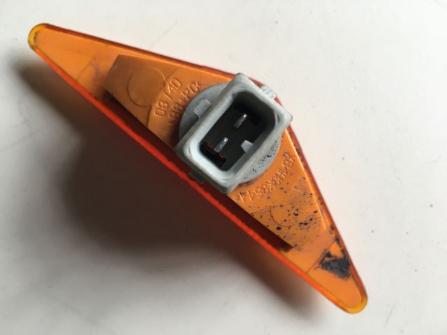 bontott FORD FOCUS I Sárvédő Irányjelző (Pozíciófüggetlen)