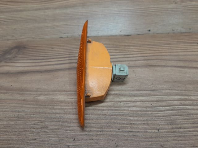 bontott FORD FOCUS I Sárvédő Irányjelző (Pozíciófüggetlen)