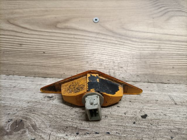 bontott FORD FOCUS I Sárvédő Irányjelző (Pozíciófüggetlen)