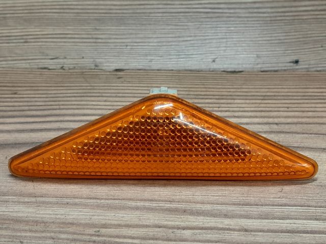 bontott FORD FOCUS I Sárvédő Irányjelző (Pozíciófüggetlen)