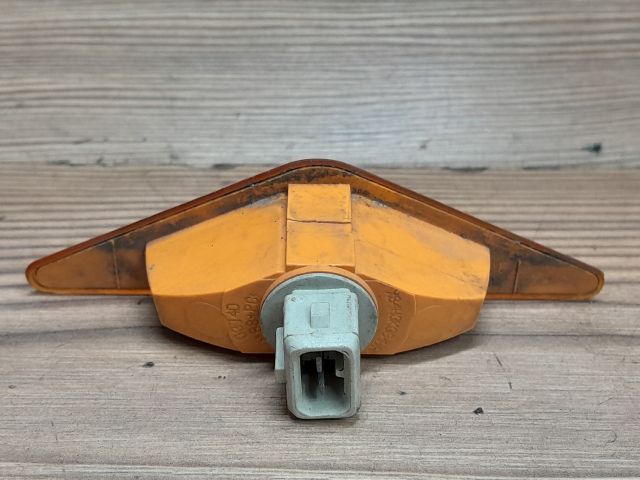 bontott FORD FOCUS I Sárvédő Irányjelző (Pozíciófüggetlen)