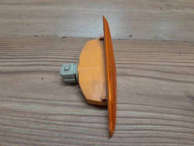 bontott FORD FOCUS I Sárvédő Irányjelző (Pozíciófüggetlen)