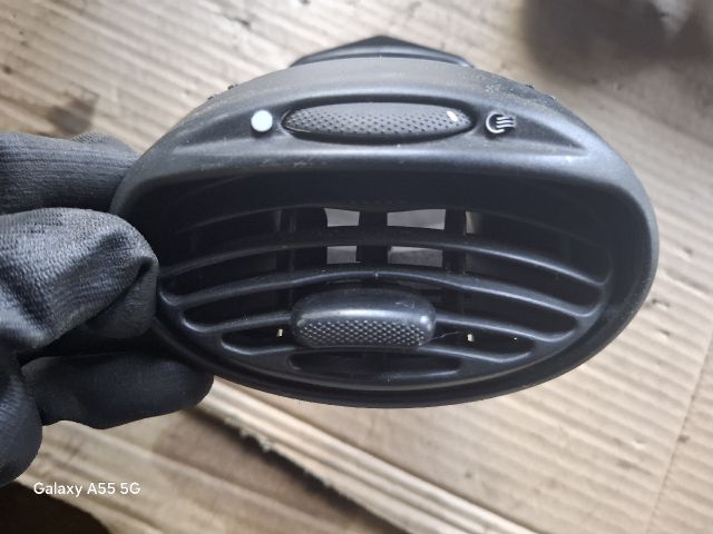 bontott FORD FOCUS I Szellőző Szett