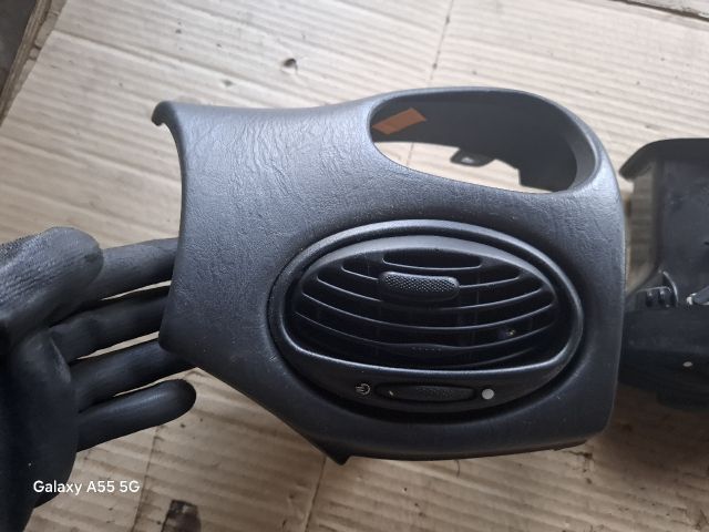 bontott FORD FOCUS I Szellőző Szett