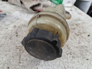 bontott FORD FOCUS I Szervóolaj Tartály