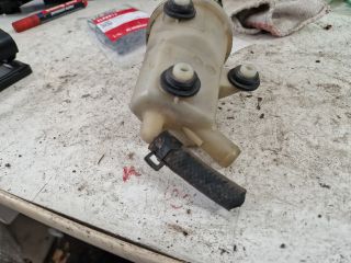 bontott FORD FOCUS I Szervóolaj Tartály