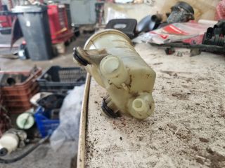 bontott FORD FOCUS I Szervóolaj Tartály