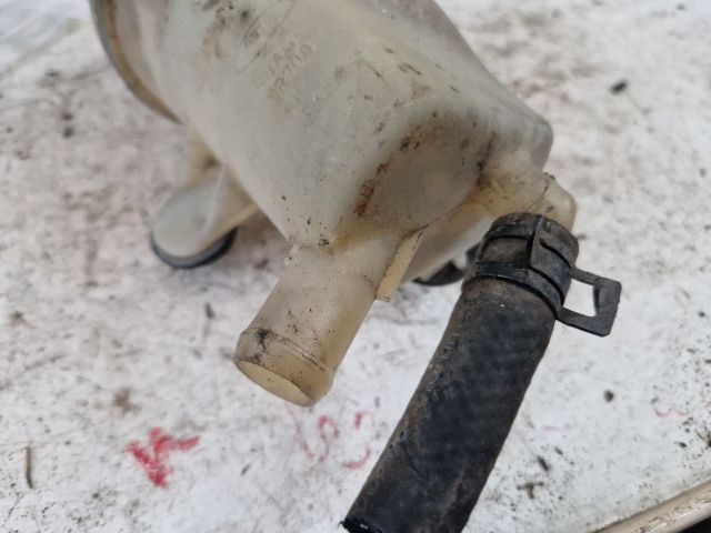 bontott FORD FOCUS I Szervóolaj Tartály