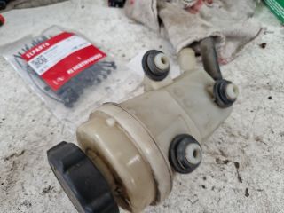 bontott FORD FOCUS I Szervóolaj Tartály