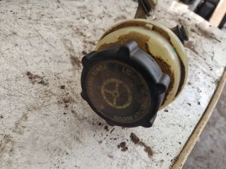 bontott FORD FOCUS I Szervóolaj Tartály