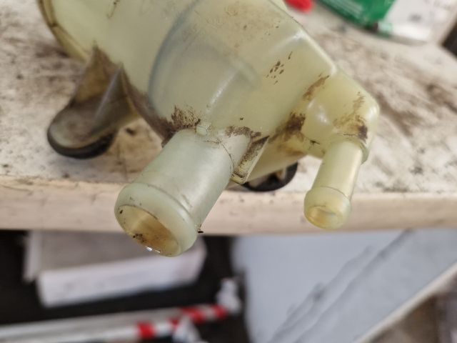 bontott FORD FOCUS I Szervóolaj Tartály