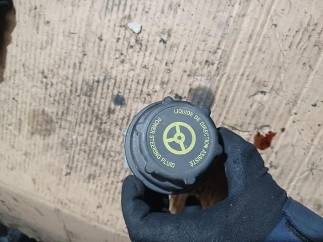 bontott FORD FOCUS I Szervóolaj Tartály