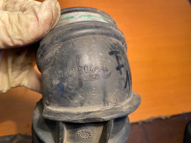 bontott FORD FOCUS I Szívó Cső