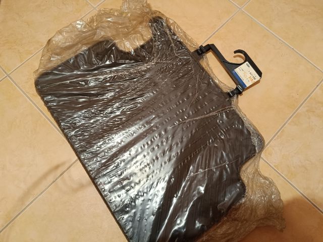 bontott FORD FOCUS I Szőnyeg Szett