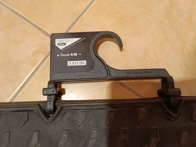 bontott FORD FOCUS I Szőnyeg Szett