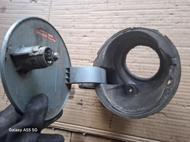 bontott FORD FOCUS I Tankajtó