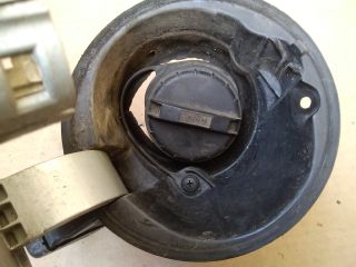 bontott FORD FOCUS I Tankajtó