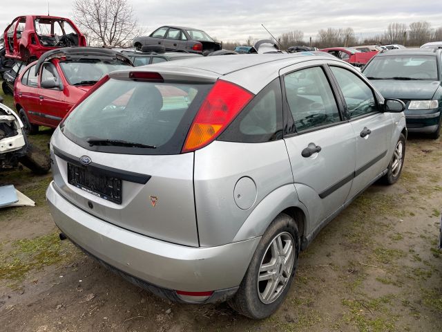 bontott FORD FOCUS I Tanksapka