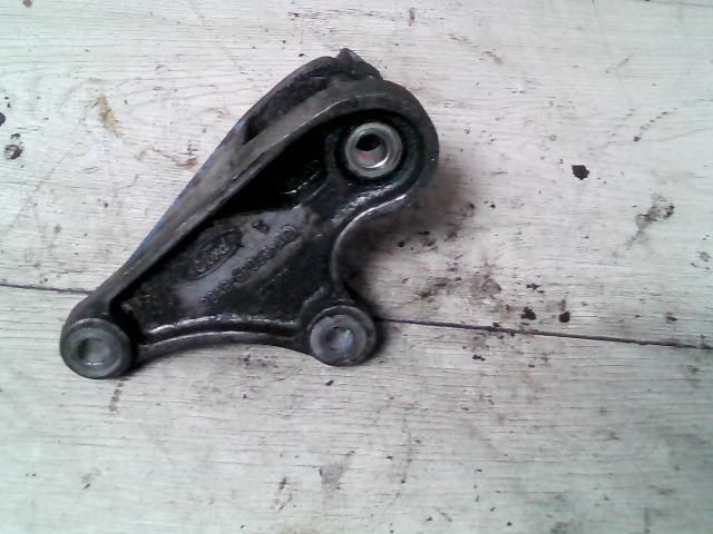 bontott FORD FOCUS I Tartó Bak