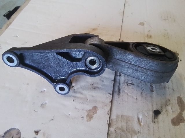 bontott FORD FOCUS I Tartó Bak