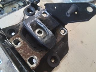 bontott FORD FOCUS I Tartó Bak