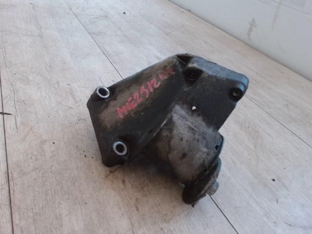 bontott FORD FOCUS I Tartó Bak