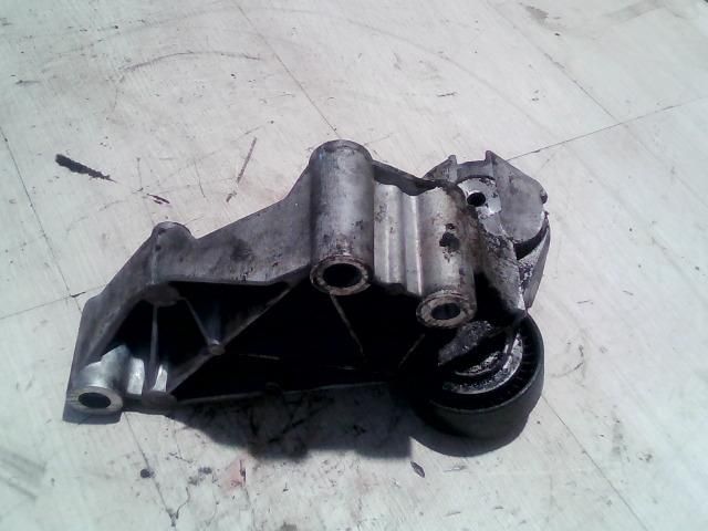 bontott FORD FOCUS I Tartó Bak