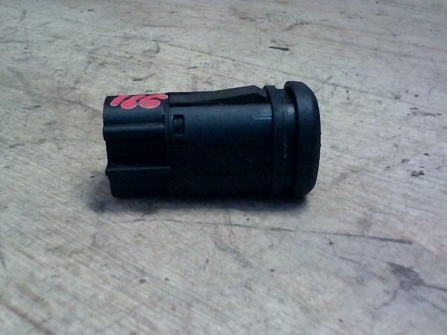 bontott FORD FOCUS I Ülésfűtés Kapcsoló Pár