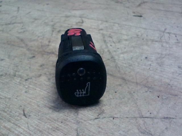 bontott FORD FOCUS I Ülésfűtés Kapcsoló Pár