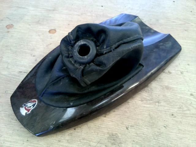 bontott FORD FOCUS I Váltókar Keret