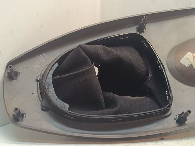 bontott FORD FOCUS I Váltókar Keret