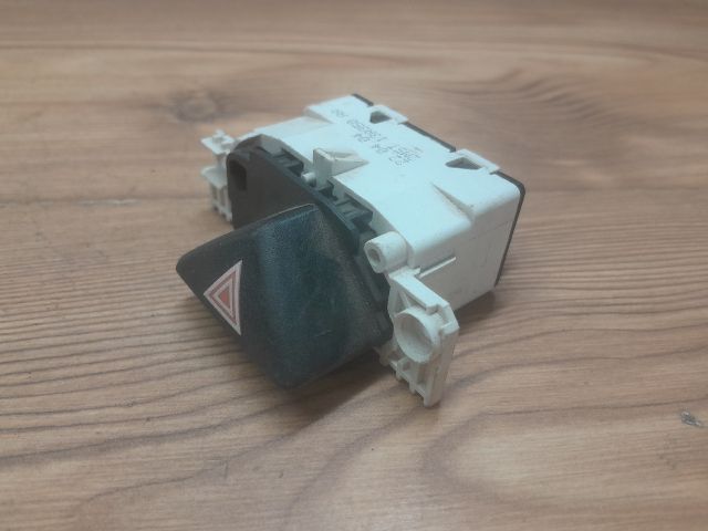 bontott FORD FOCUS I Vészvillogó Kapcsoló