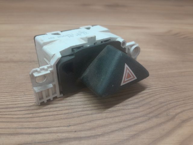 bontott FORD FOCUS I Vészvillogó Kapcsoló