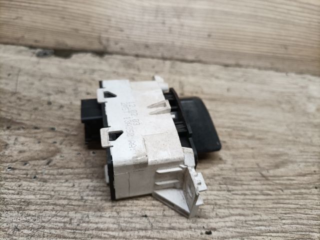 bontott FORD FOCUS I Vészvillogó Kapcsoló