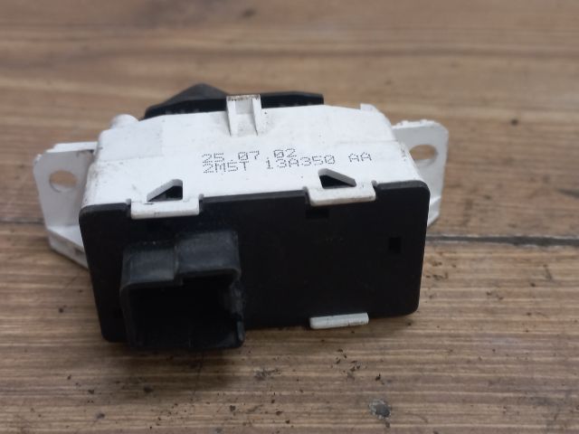 bontott FORD FOCUS I Vészvillogó Kapcsoló