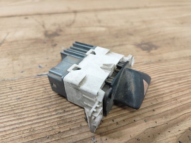 bontott FORD FOCUS I Vészvillogó Kapcsoló