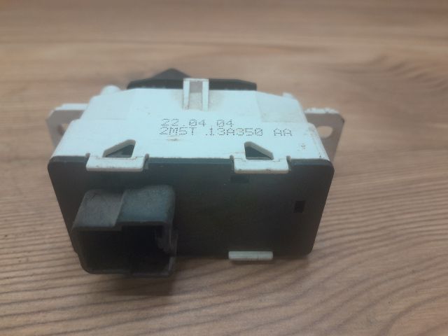 bontott FORD FOCUS I Vészvillogó Kapcsoló