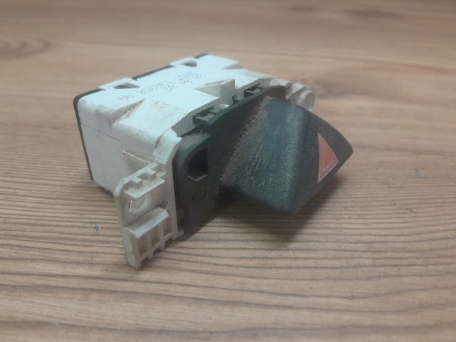 bontott FORD FOCUS I Vészvillogó Kapcsoló